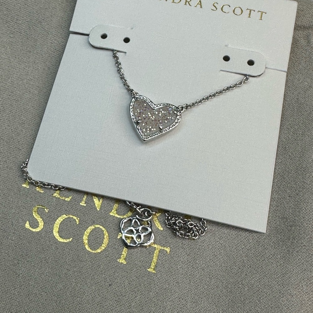 Kendra Scott Silver Heart Necklace with sparkly stone